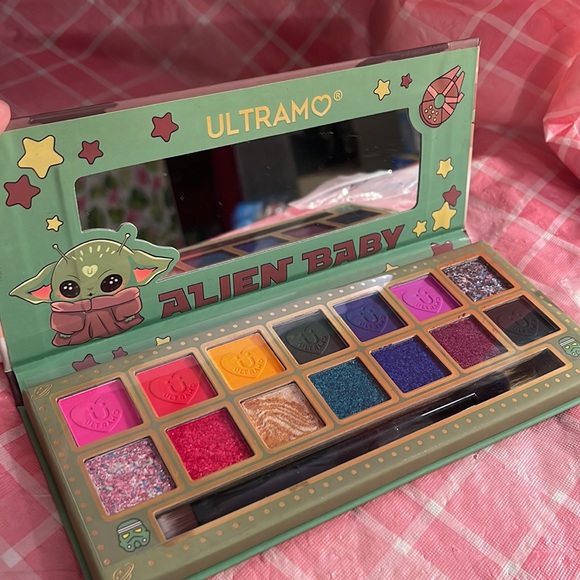 🎈SALE🎈🎀#39.MAKEUP BUNDLE🎀 - Picture 3 of 11